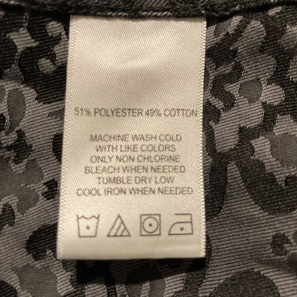 Preow Foxcroft NYC Gina Jacquard Tunic, in black and gray print, size 6 - Picture 4 of 4